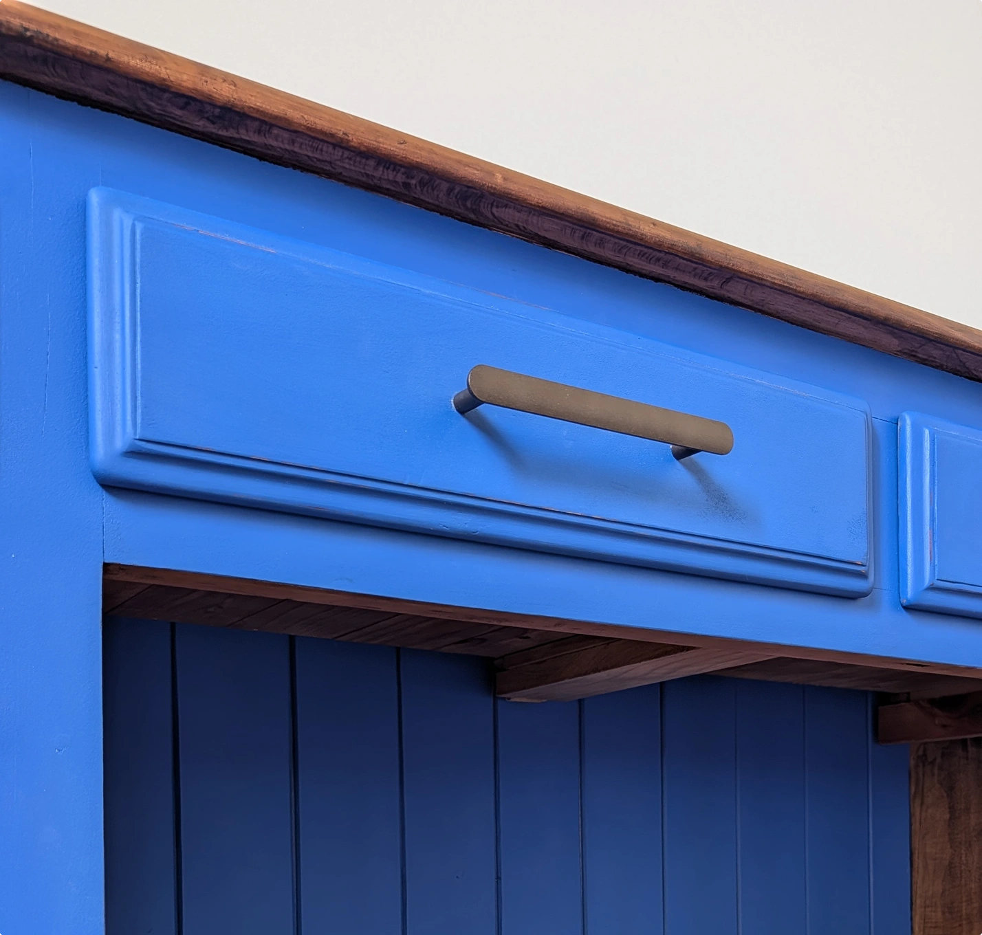 Chest of drawers close view